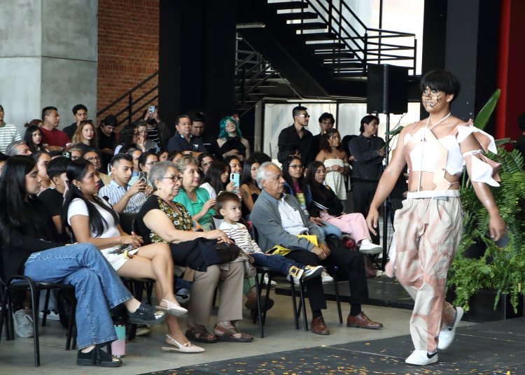 Combinan moda y arquitectura  en pasarela Ecléctica Art Déco