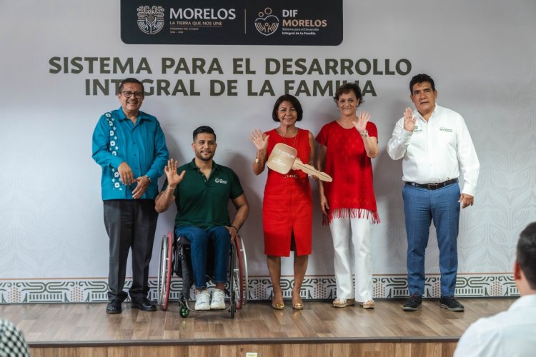 Entregó el SEDIF unidades a personas con discapacidad