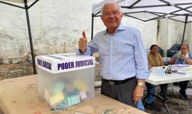 Gobernadora y su gabinete acudieron  a la urna para votar por los juzgadores