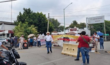 Estrangularon campesinos  la carretera hacia Tepoztlán