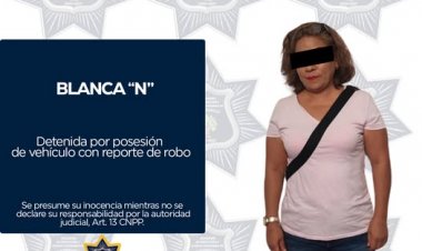 Manejaba en la capital un Ford Fiesta;  en la revisión, el auto resultó robado