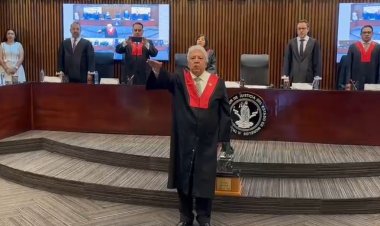 Juan Emilio Elizalde rindió protesta como titular del Judicial local