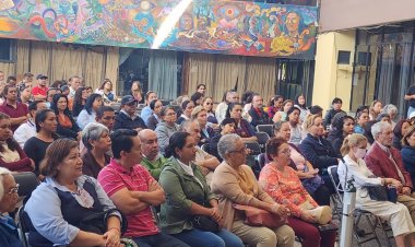 Profes de inglés que ganaron  laudos exigen respeto a fallos