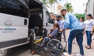 Entregó Sedif vehículo para personas con discapacidad
