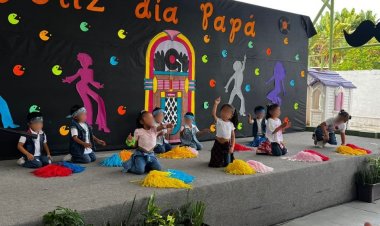 Jardín de niños del Poder Ejecutivo celebró a papás