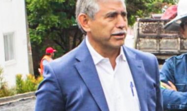 Más legisladores, pero sin  que cueste más: Urióstegui