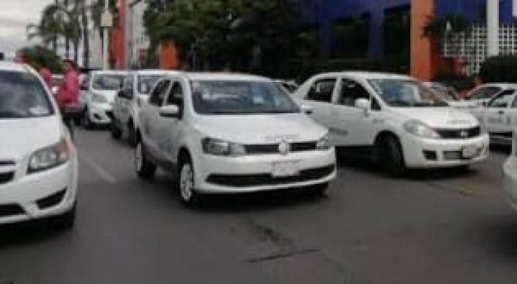 Taxistas amagan con bloqueos en Cuernavaca este martes