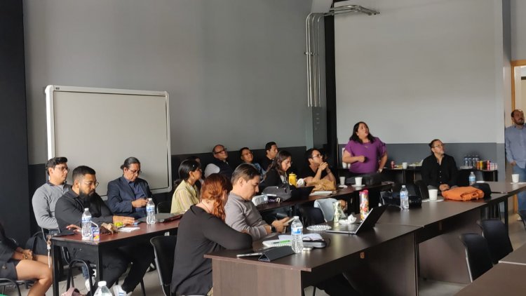Presentan avances de labor  doctorantes de arquitectura