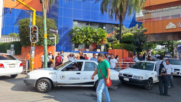 Fuerzan atención taxistas tras bloqueo en Cuernavaca