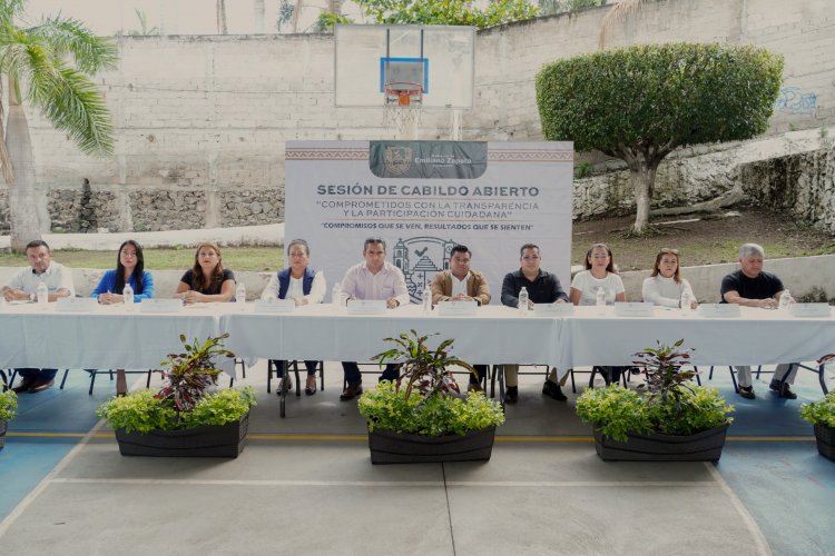 Reafirma Santos Tavarez compromiso con la gente en cabildo abierto