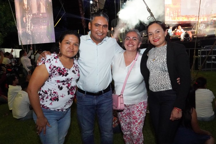 Reconoce Santos Tavarez la vocación docente: celebra a maestros