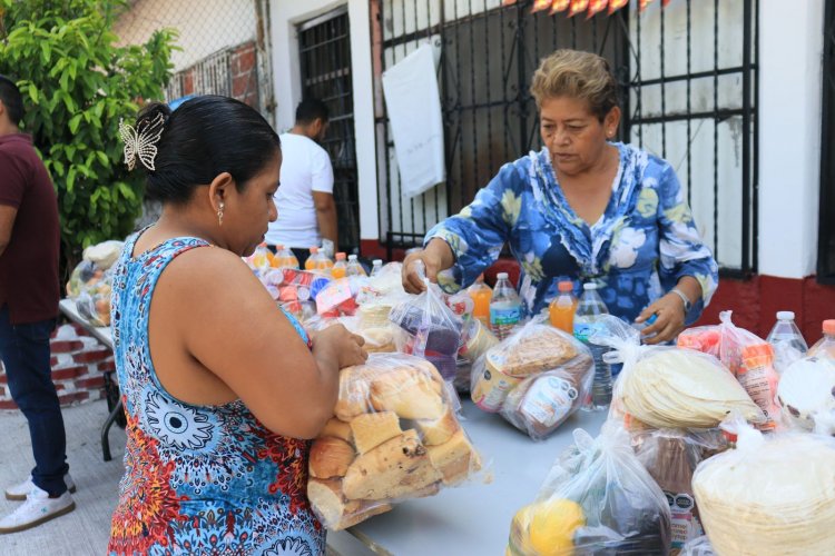 En Jojutla, familias de la Constitución  del 57 reciben despensas a bajo costo