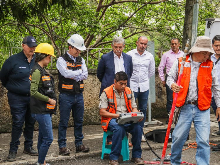 Supervisa José L. Urióstegui trabajos en Av. Universidad