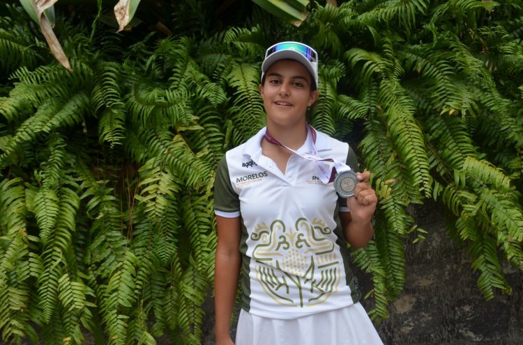 Mía Bárbara conquistó medalla de  plata en golf en Olimpiada Nacional