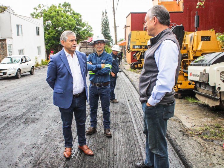 Supervisó edil Urióstegui obras  que avanzan pese a las lluvias