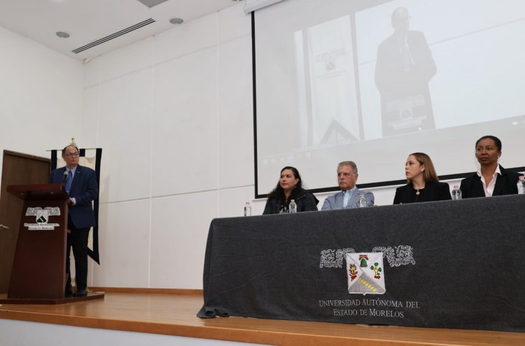 "¿Dónde vas a trabajar cuando termines  tu posgrado?", conferencias en la UAEM