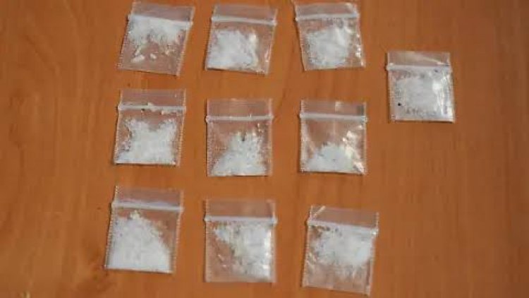 Este par, sorprendido con dosis de cristal, vinculado a proceso