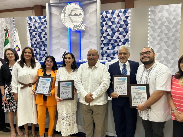 Egresado de la UAEM, Premio  Mexicano de Psicología 2025