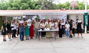 Realizan ceremonia de graduación  en el CDE de Ciudad Chapultepec