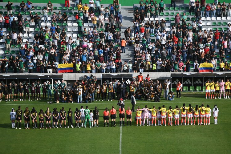 Gran espectáculo en el "Coruco" Díaz con  quipos femeniles de México y Colombia