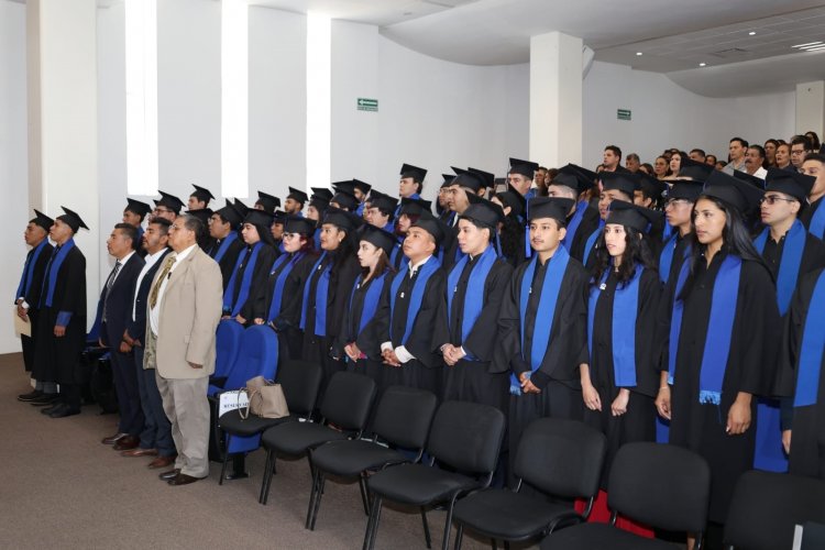 Se gradúa nueva generación de ingenierías Industrial y Mecánica