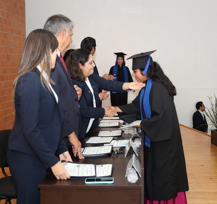 Se gradúa nueva generación de ingenierías Industrial y Mecánica