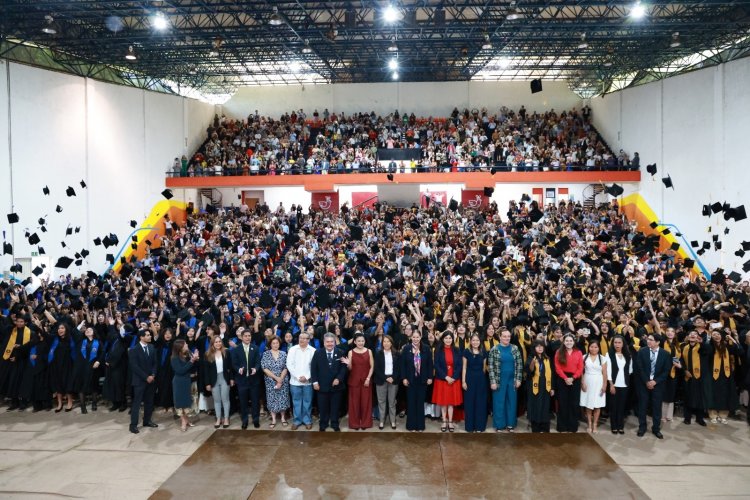 Se gradúan 673 estudiantes  del Cobaem en Cuernavaca