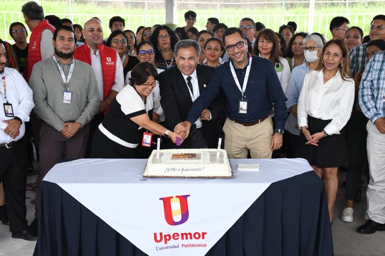 Celebró Upemor 21 años de brindar excelencia educativa