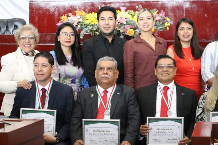 Recibieron universitarios el Premio Estatal de Abogados