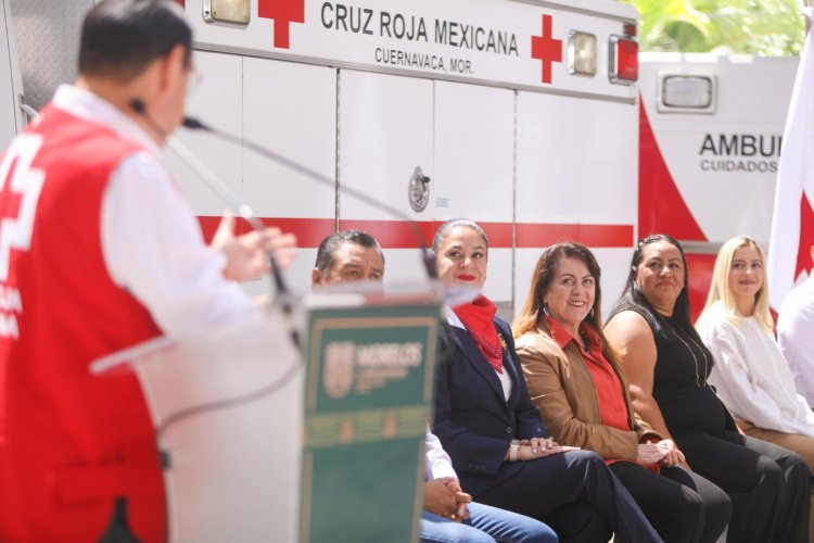 Reconoció Margarita González Saravia  desempeño del personal de Cruz Roja