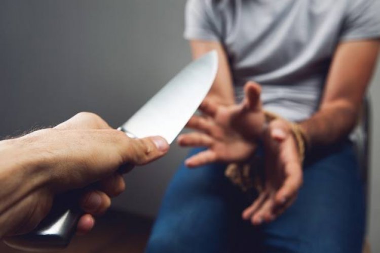 Envalentonado con cuchillo en mano, amenazó a su expareja