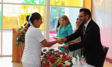Terminan alumnos de enfermería  servicio social en Hosp. del Niño