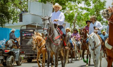 Rindió José Luis Urióstegui  homenaje a Emiliano Zapata