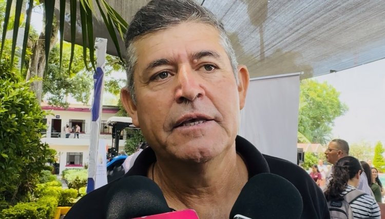 Renta de maquinaria para  el campo es pesada carga