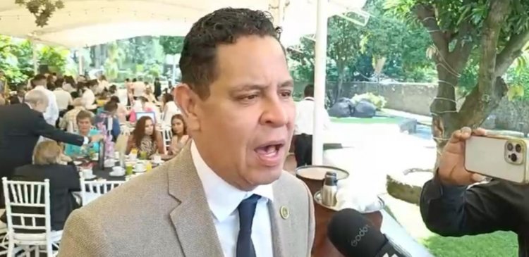 Votará J. Ángel Flores para  reducir a los plurinominales