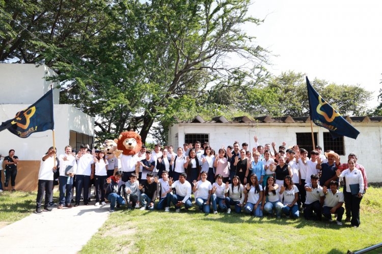 Gobiernos estatal y de Coatlán mejoran infraestructura de escuela en Michapa