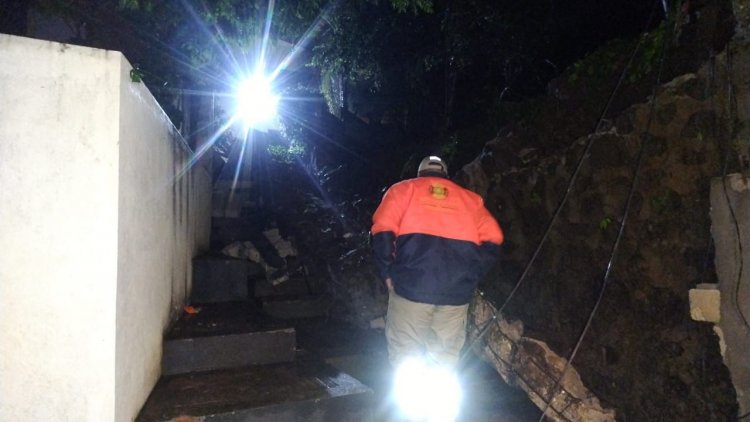 Decenas de casas, afectadas en  colonias capitalinas por la lluvia