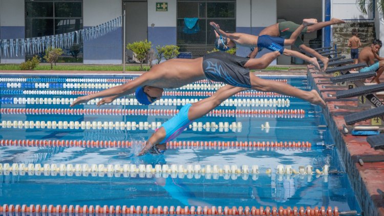 Nadador tlahuica de 13 años va  a la Paralimpiada Nacional 2025