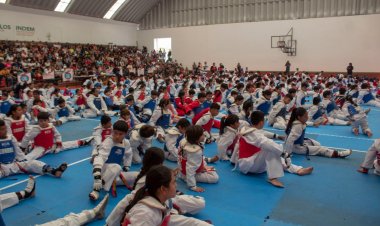 Intercambio de combates de taekwondo en El Centenario
