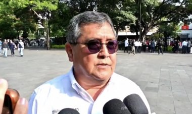 Sorprenden a custodios  que ingresarían celulares