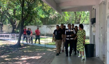 Más de mil evacuados en escuela;  alerta por amenaza de una bomba