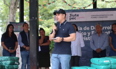 Impulsa Eder Rodríguez Casillas  producción ornamental en Jiutepec
