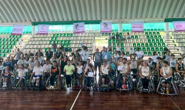 Equipos de deportistas con discapacidad compitieron