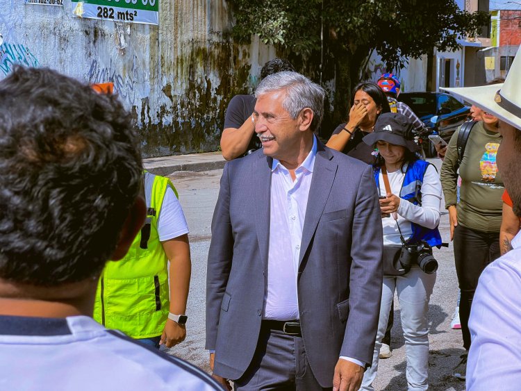 Reconocen en Av. Estado de Puebla a  J. Luis Urióstegui por la rehabilitación