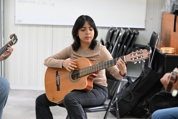 Convocan a ser parte de la Tuna Femenina de la UAEM