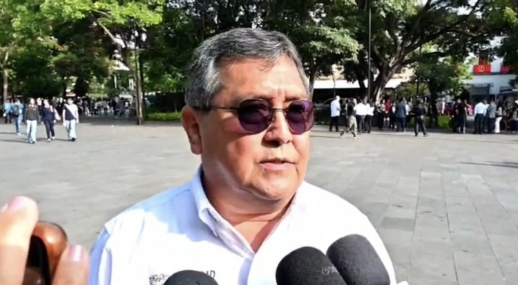Sorprenden a custodios que ingresarían celulares