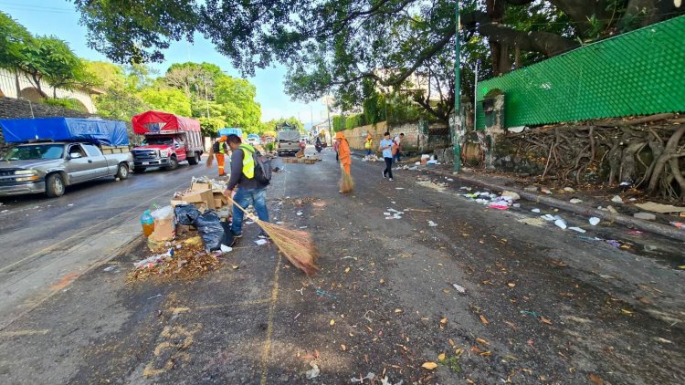 Limpian avenida Zapata  tras feria de Tlaltenango