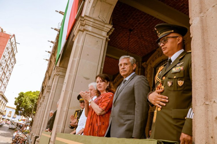 Alcalde Urióstegui refuerza unidad  social en las celebraciones patrias