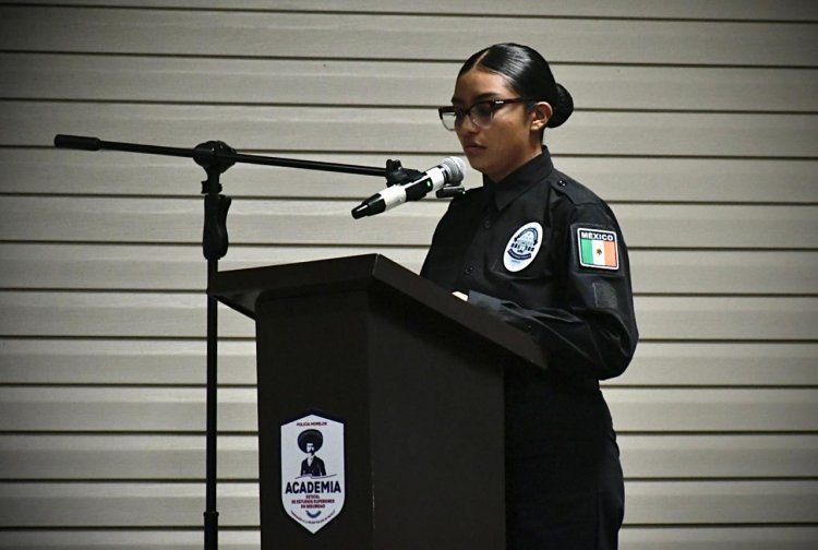 Se gradúan nuevos  policías custodios