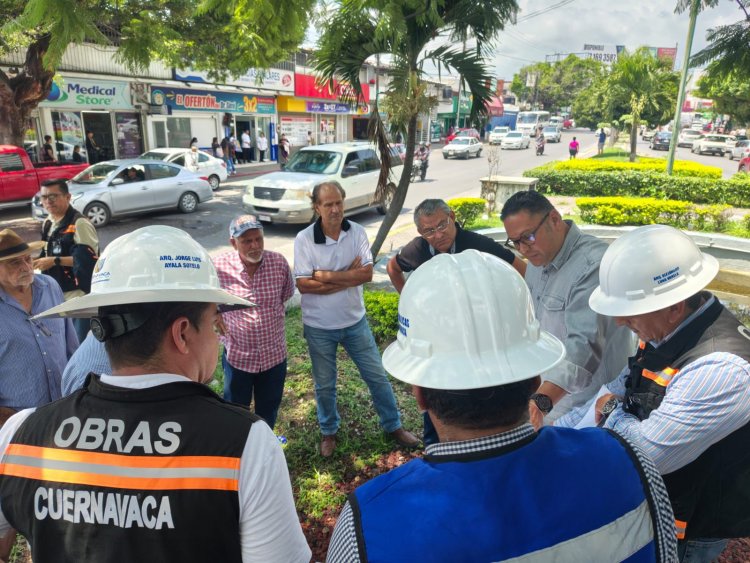 Construyen andador vial frente  al IMSS, en la Av. Plan de Ayala